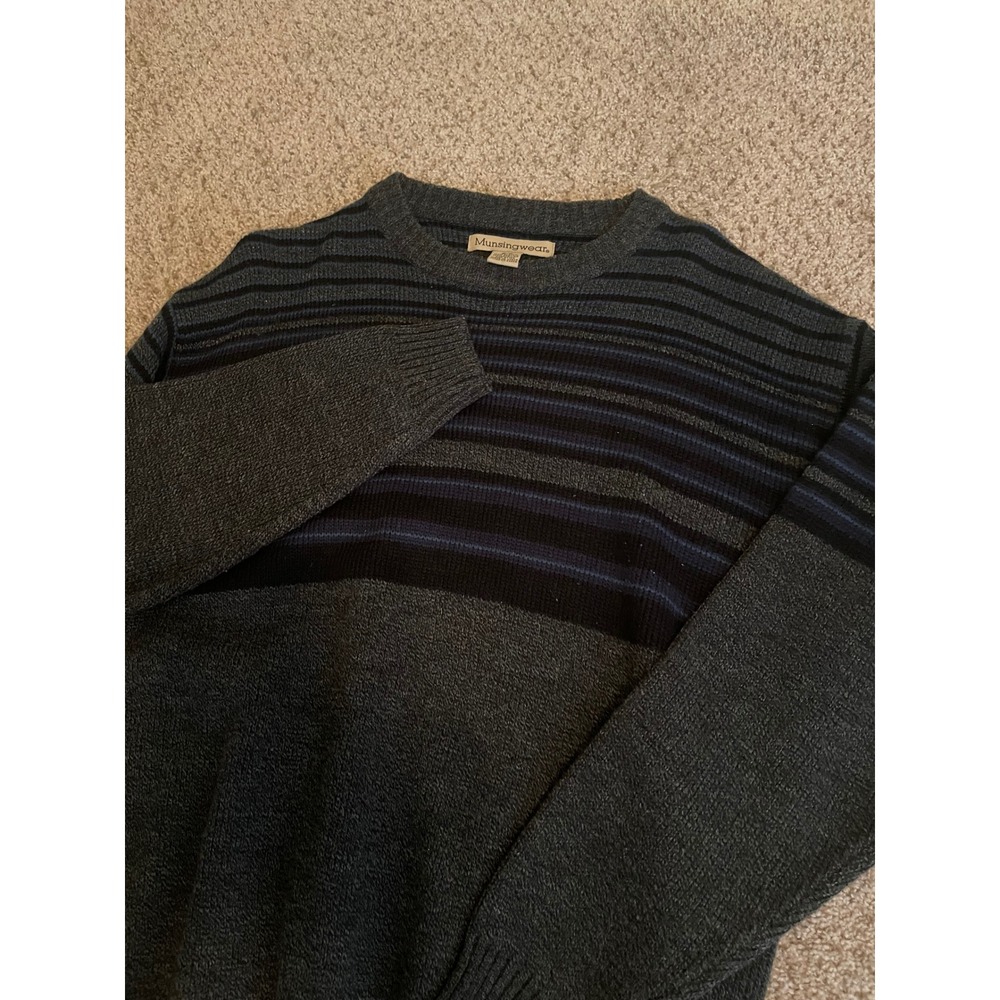 Munsingwear Mens Sweater Medium Gray Blue Striped Crew Neck Long Sleeve Vintage